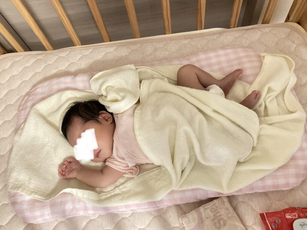 生後1ヶ月 ぐっすり眠る赤ちゃん