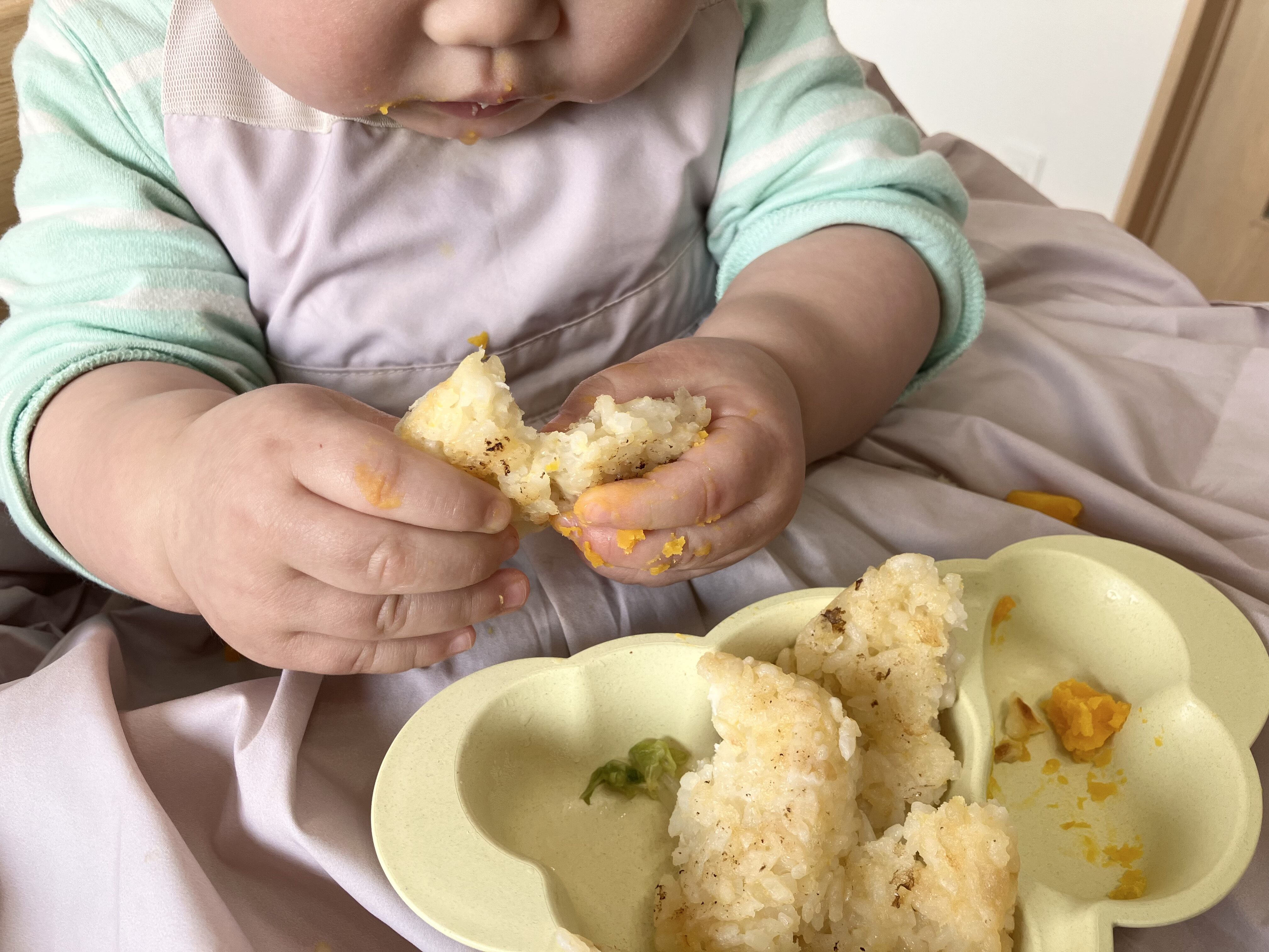 手づかみ食べ ご飯がうまくいかない｜9〜10ヶ月