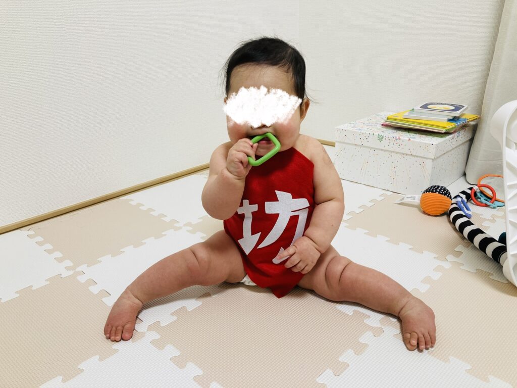 坊コスプレをする赤ちゃん