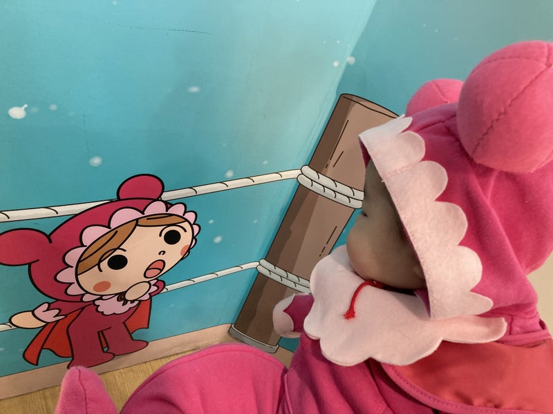 赤ちゃんまんコスプレをする赤ちゃん